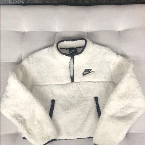 Cropped Nike Fleece